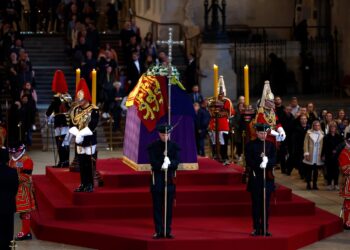 Etreint par l'émotion, le Royaume-Uni a dit adieu à Elizabeth II
