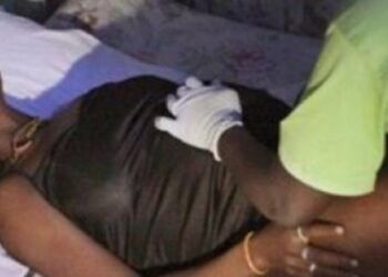 Un célèbre animateur mouillé dans une affaire d’avortement clandestin