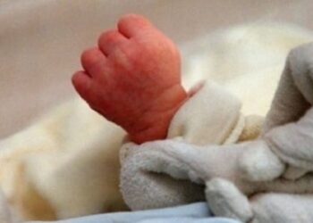 Tamba : elle trompe son mari, tombe enceinte, accouche et jette son bébé dans un puits