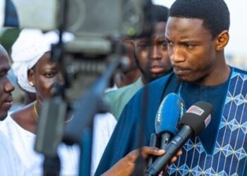 Place de la nation: Hué par des sympathisants de Sonko, Pape Djibril Fall s’éclipse