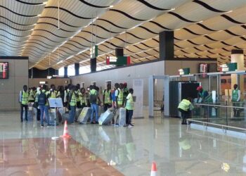 Un touriste se fait voler 700 euros par un taximan à l&rsquo;AIBD