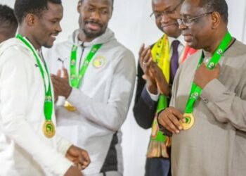 10 millions F CFA, terrain de 500 m2 : Macky Sall choie les vainqueurs du CHAN et les lions du beach soccer