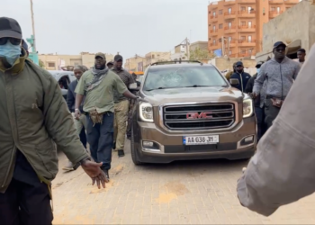 Sonko extrait de sa voiture, l&rsquo;audience suspendue…