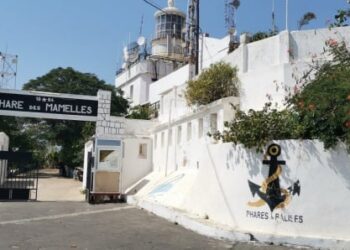 1864, 126, 6000… : le Phare des Mamelles en cinq chiffres