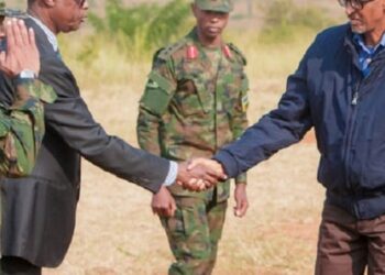 Rwanda : Kagame met à la retraite le général Kabarebe, son bras droit sécuritaire, et onze autres généraux