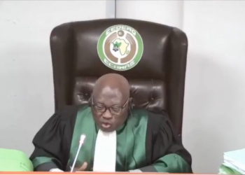 Cour de la Cedeao : « Vous êtes vraiment impoli », lance le juge à Juan Branco