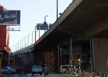 Afrique du Sud: une ministre braquée, sa sécurité dépouillée de ses armes