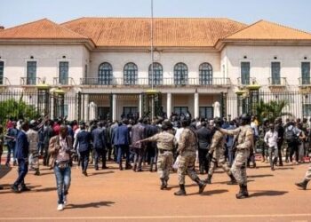 Guinée-Bissau: l&rsquo;état-major dit avoir arrêté le chef des rebelles et repris le contrôle de la situation