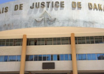 Un bâtiment du tribunal de Dakar prend feu