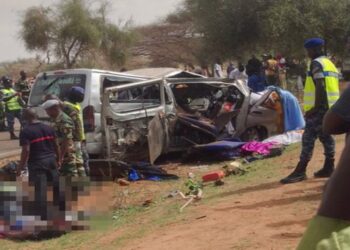 Urgent : onze morts et plusieurs blessés après une collision entre un minibus et un camion