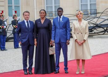Paris : Le président Diomaye et la première dame accueillis par Macron à l&rsquo;Élysée, en marge de la cérémonie d’ouverture des JO
