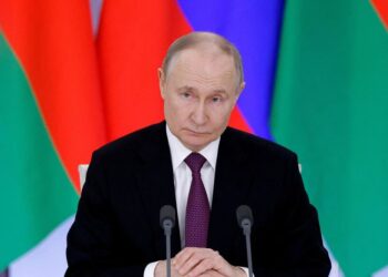 La Russie annonce une pause dans les négociations de paix avec l&rsquo;Ukraine